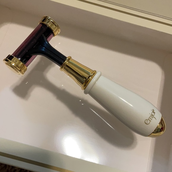 Emoji Sensation Classic Shaving Set - Picture 11 of 12